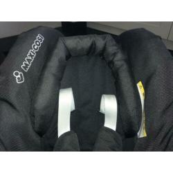 Maxi Cosi Citi (zwart) incl. verkleiner en zonnescherm
