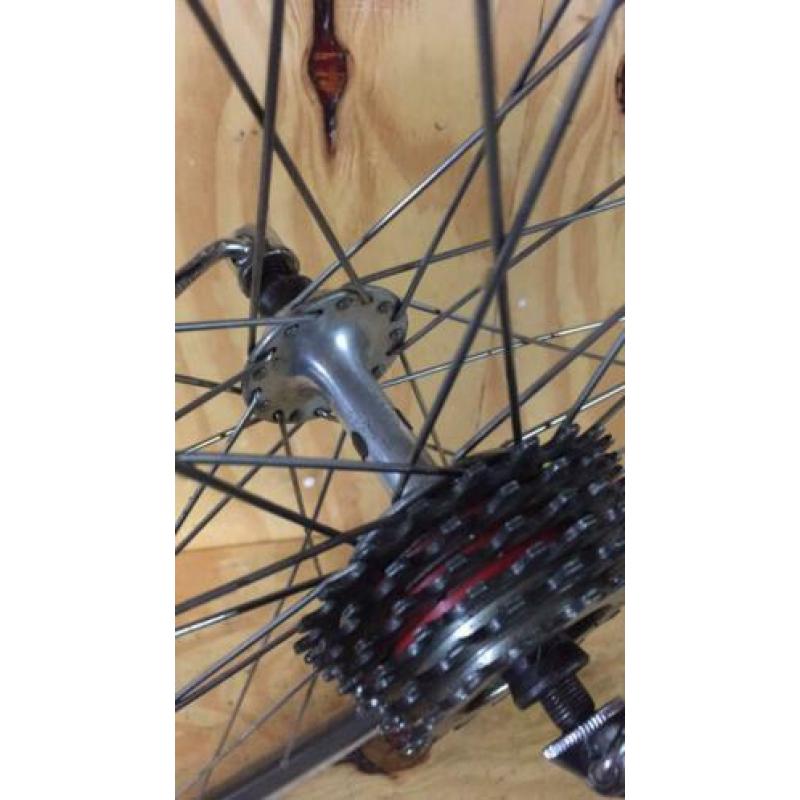Retro racefiets wolber open velg campagnolo record wiel