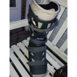 Fixed Walker Enkelbrace merk VACO cost 2 stuks