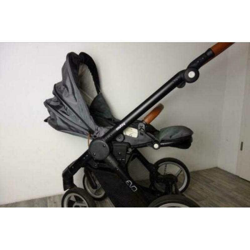 Mooie Mutsy Evo 3-1 urban nomad dark grey