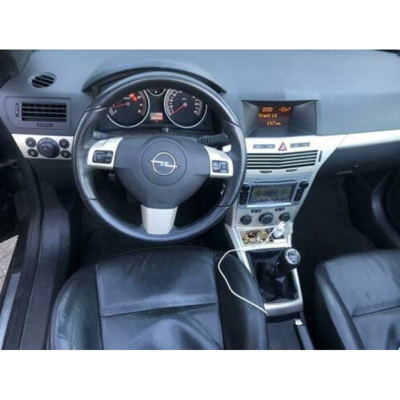 Opel Astra Twintop 1.8-16V 140pk 2006 Grijs