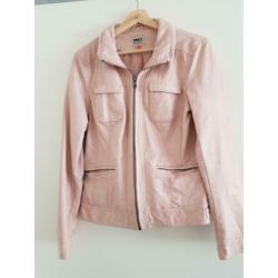 Roze nepleren jasje van Only, maat 40