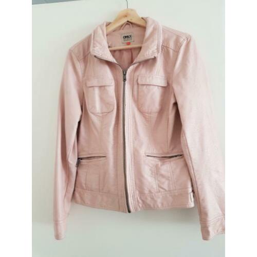 Roze nepleren jasje van Only, maat 40
