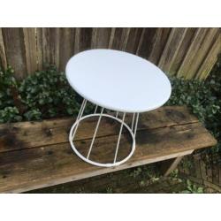 Bijzettafel loods 5 wit nieuw metalen tafel