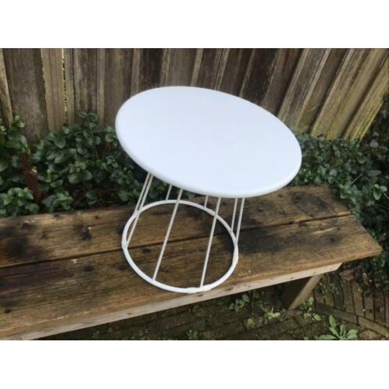 Bijzettafel loods 5 wit nieuw metalen tafel
