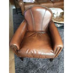 Heel mooi runlederen fauteuil in uitstekende staat.