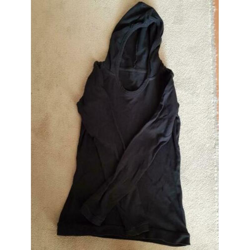 Basic trui met capuchon zwart jas maat 36 s tshirt truien