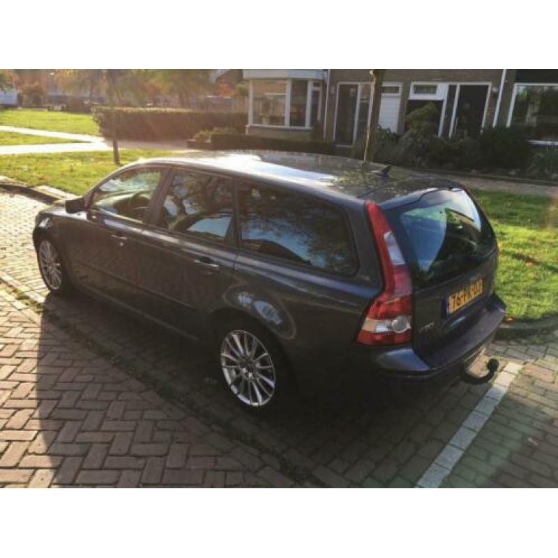 Volvo V50 2.0 D 2004 Grijs A.p.k 20-02-2021