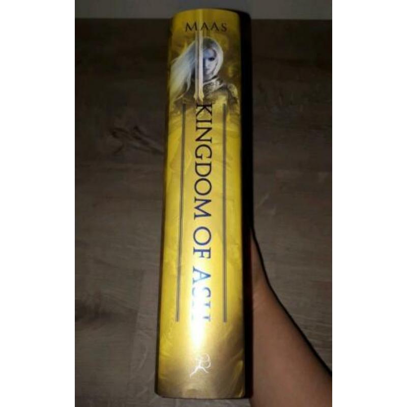Kingdom of Ash - Sarah J Maas (Throne of Glass) hardcover
