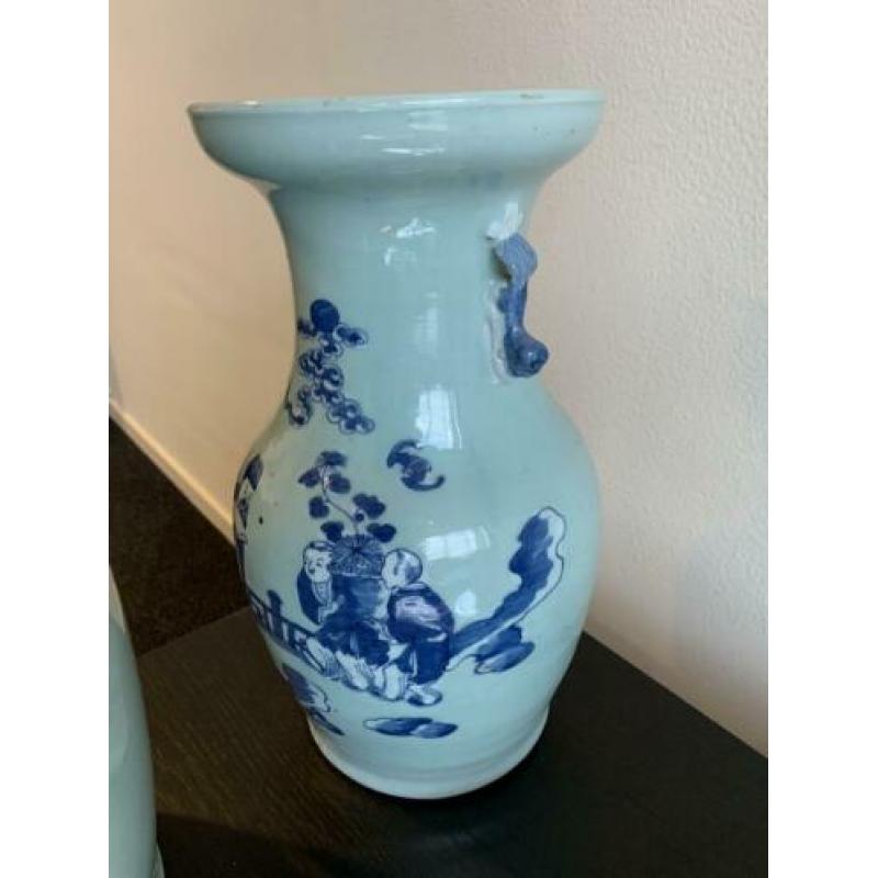 Chinees porselein twee vazen