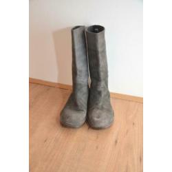 Handgemaakt suede Costume National laarzen, Mt. 37,5 - 38