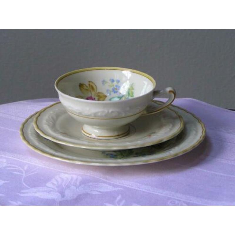 Ontbijtsetje vintage dejeuneetje met bloem kraamcadeautje