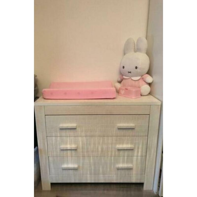 ledikantje commode kast Bopita
