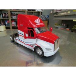 Honda HRC Factory racing truck 1:32 Maar liefst 50 cm. lang