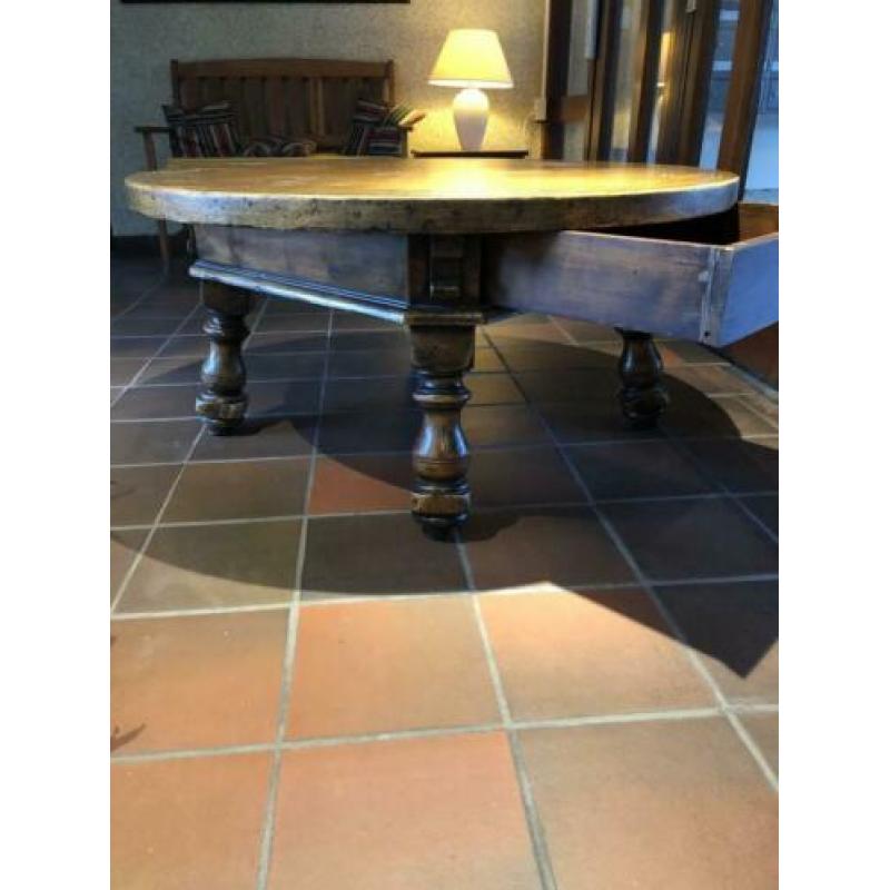 Eiken salontafels met lade doorsnede 110cm hoogte 54cm