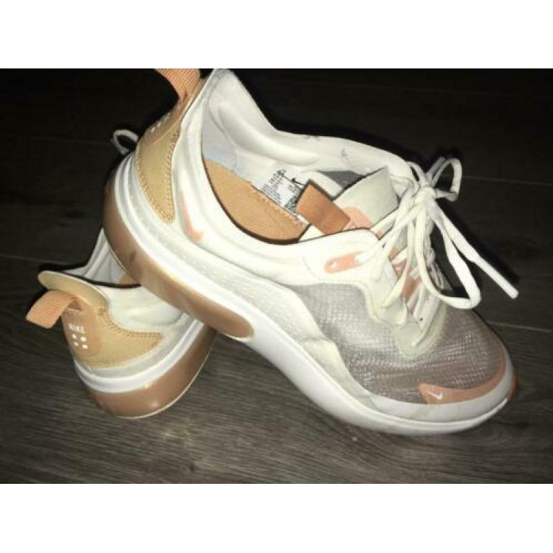 Nike air Dia maat 40