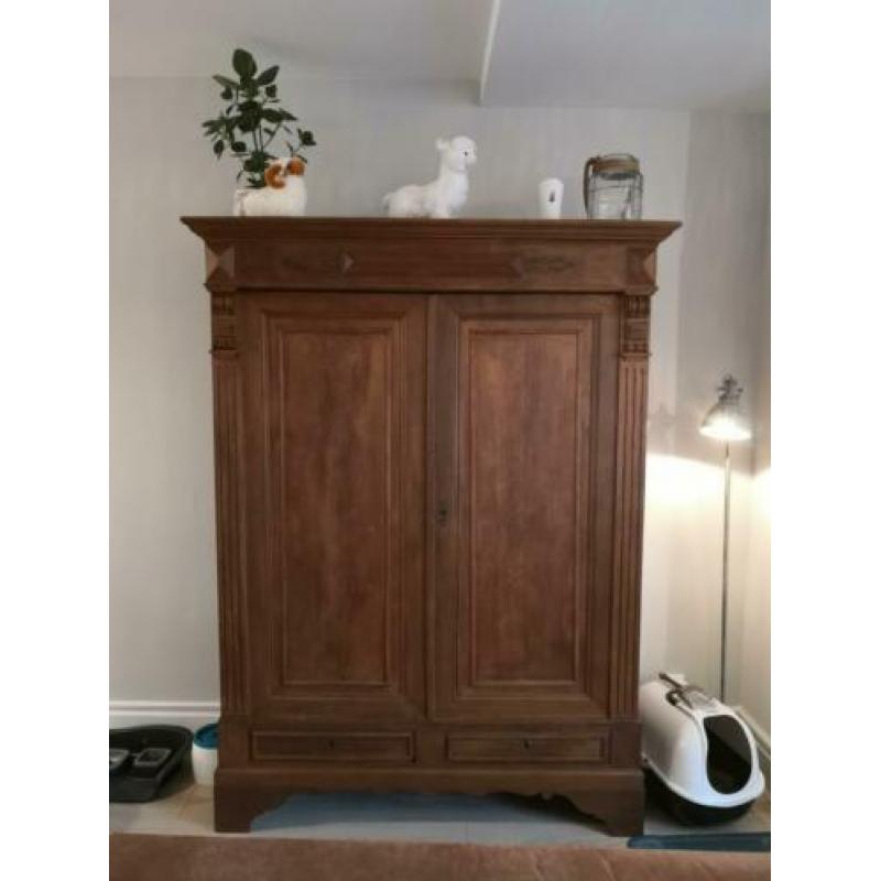 Mooie brocante massief grenen kast
