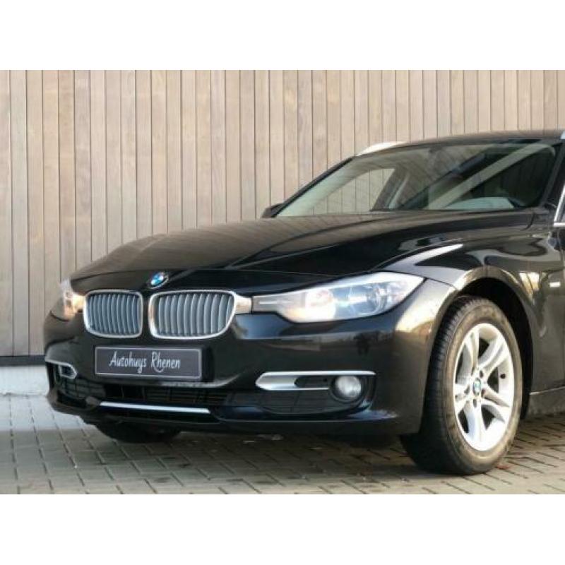 BMW 3-serie Touring 318d High Executive 2013 Zwart