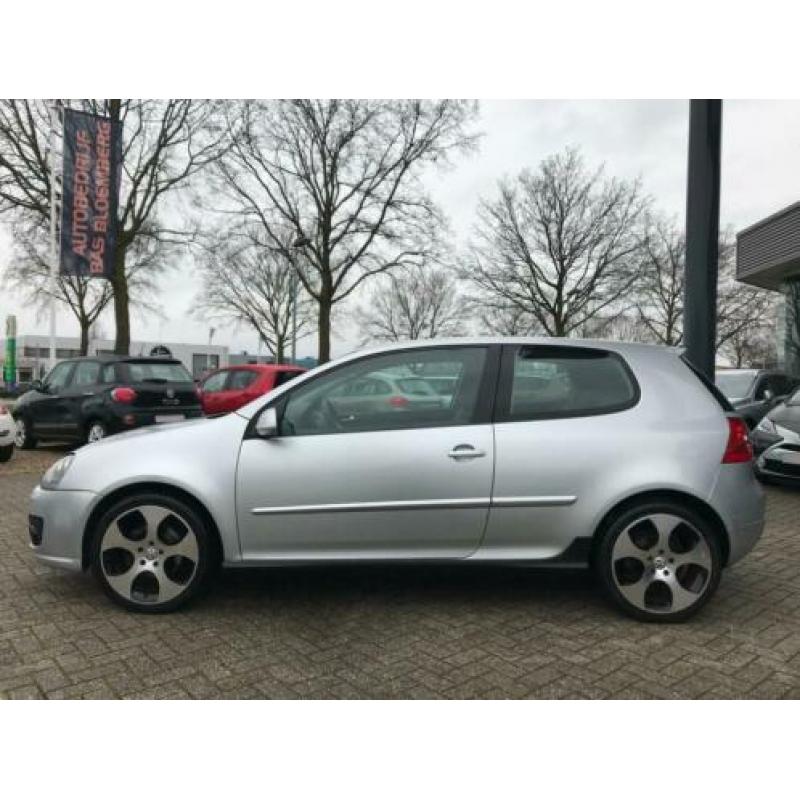 Volkswagen Golf 1.6 FSI Turijn Navigatie, Airco, cruise cont