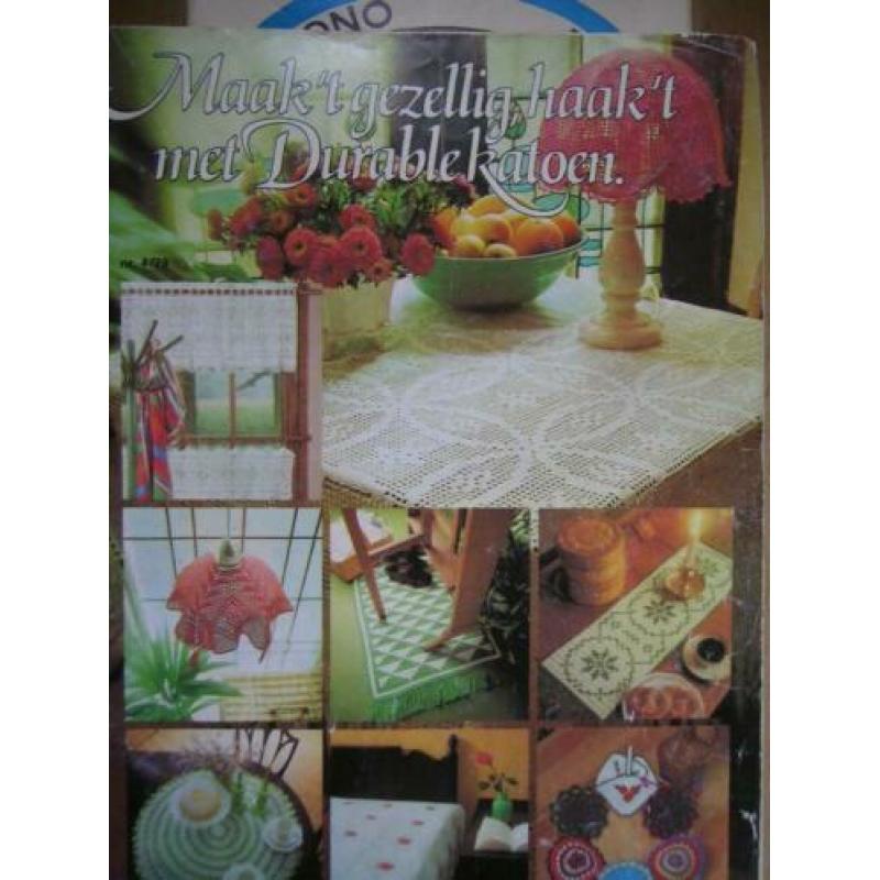 Patronenboekje en 10 bollen Durable katoen in 10 kleuren