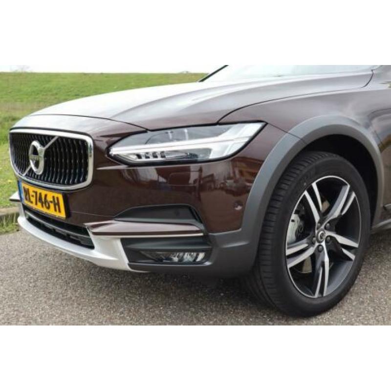 Volvo V90 Cross Country T5 Geartronic Pro | Bowers & Wilkins