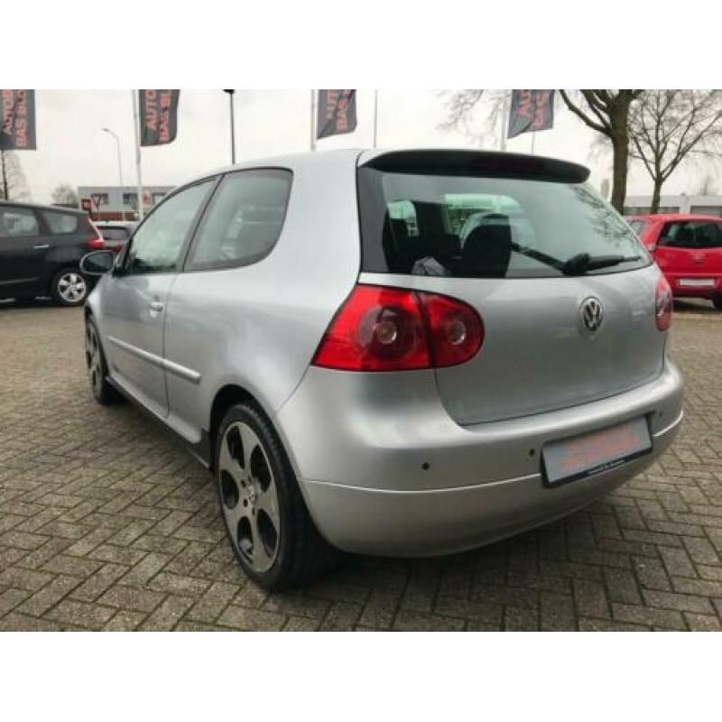 Volkswagen Golf 1.6 FSI Turijn Navigatie, Airco, cruise cont