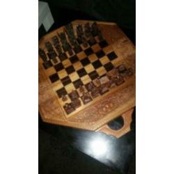 Mooi antiek groot schaak en backgammon spel (leuk houtsnijw