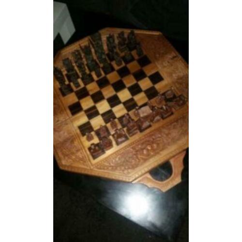 Mooi antiek groot schaak en backgammon spel (leuk houtsnijw