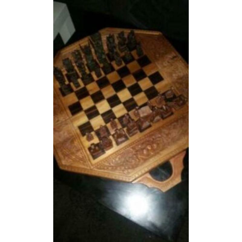 Mooi antiek groot schaak en backgammon spel (leuk houtsnijw
