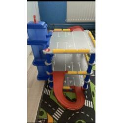 Sikuworld 2 in 1 garage met glijbaan en lift
