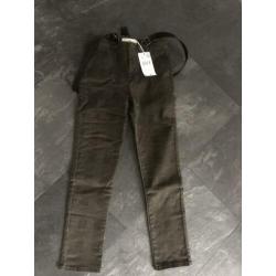 Mooie en stoere broek van mango nieuw maar 9 jaar/ 134