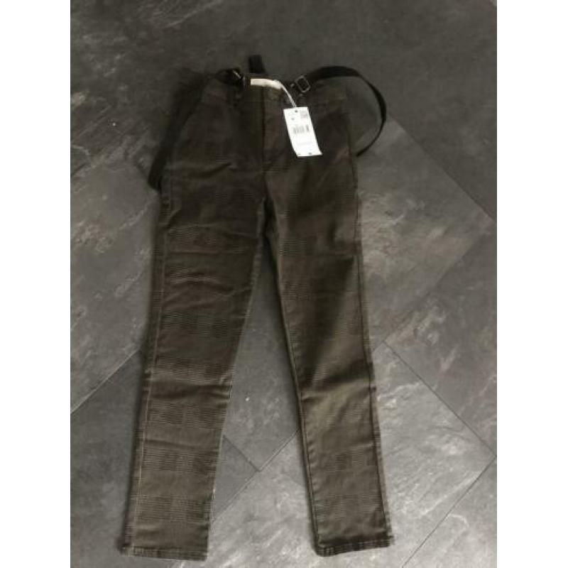 Mooie en stoere broek van mango nieuw maar 9 jaar/ 134