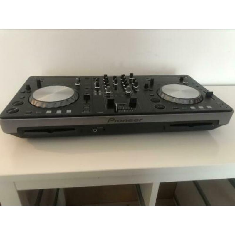 Pioneer XDJ-R1 DJ Set