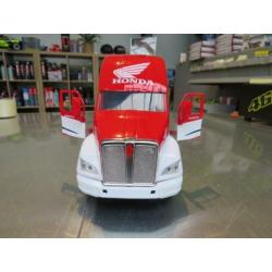 Honda HRC Factory racing truck 1:32 Maar liefst 50 cm. lang