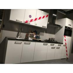 Spetterend fantastische showroom keuken model seattle wit 30