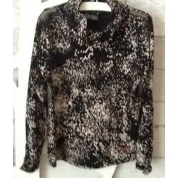 Tumble "N Dry Shirtje (zwart met printjes) mt. 116 (B27A)