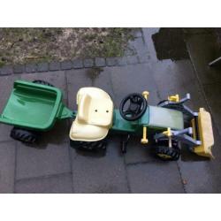 John Deere tractor met aanhanger