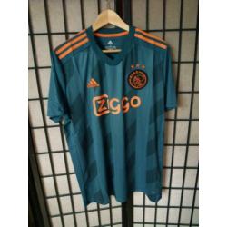 Ajax uitshirt van dit seizoen, herenmaat large