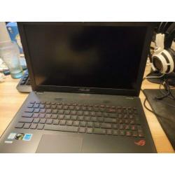 ROG GL552 gaming laptop ( Razer MECHANICAL GAMING KEYBOARD)