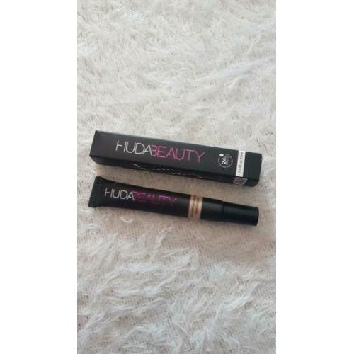 Huda Beauty Concealer 001