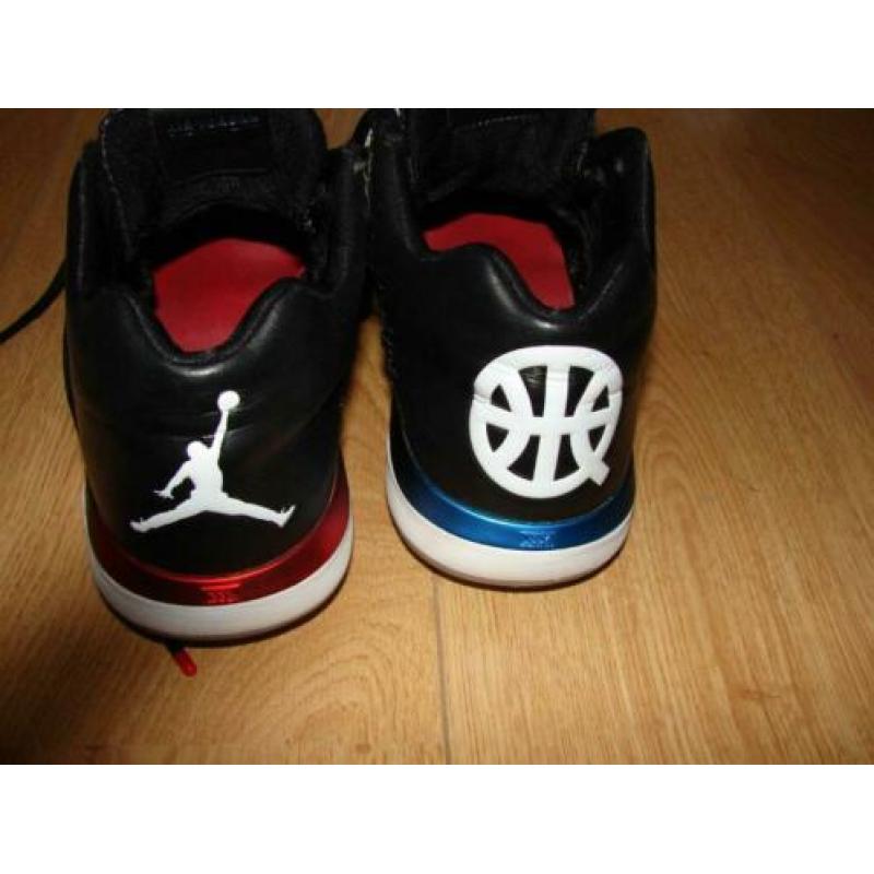 Air jordan zaalsport schoenen maat 40