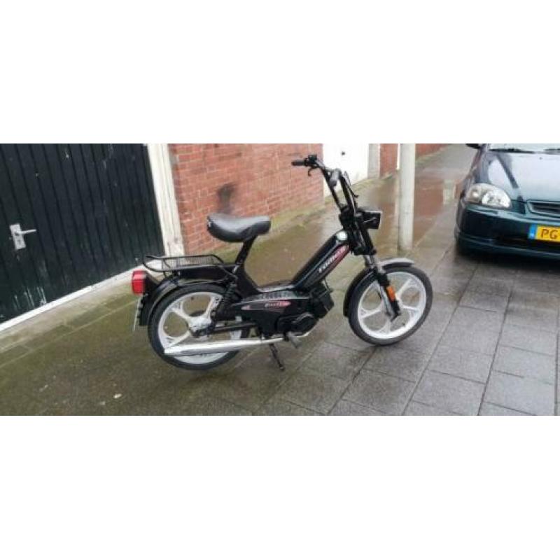 Mooie snor tomos start en rijd hoe die hoort zie adv en foto