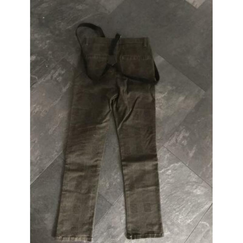 Mooie en stoere broek van mango nieuw maar 9 jaar/ 134