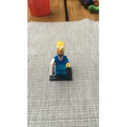 Lego Simpsons poppetjes €4,- per stuk.