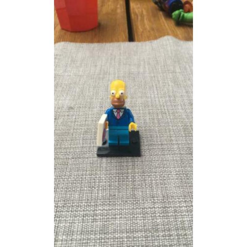 Lego Simpsons poppetjes €4,- per stuk.