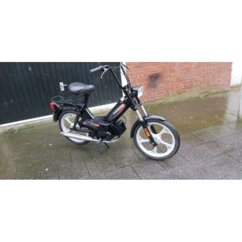 Mooie snor tomos start en rijd hoe die hoort zie adv en foto