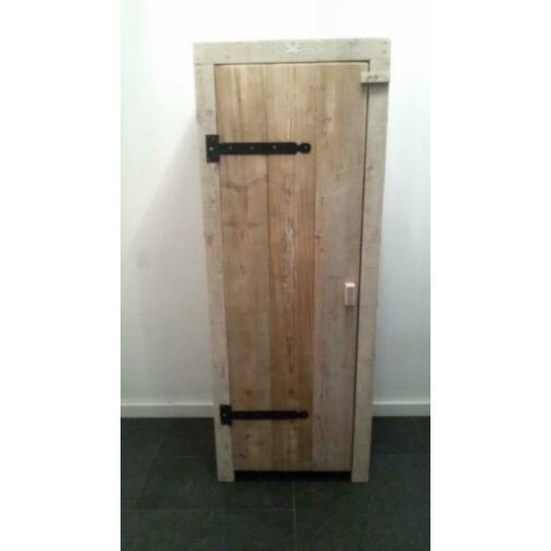 Badkamermeubel van steigerhout. Op maat gemaakt. NIEUW