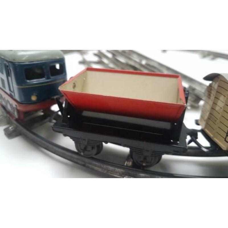 vintage blikken trein