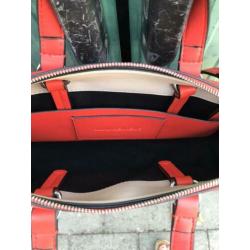 Nieuw rode tas sculpted barrel bag met logo Calvin klein!