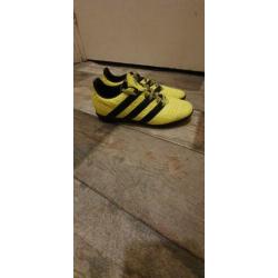 Adidas traxion voetbal schoenen maat 36, zie alle foto's